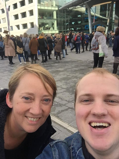 Richard en Margo van Utrecht BIJ1 bij de flashmob van de AOB