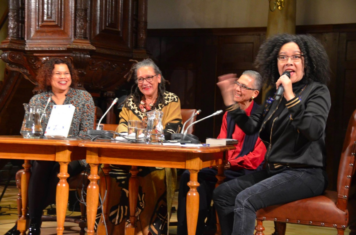 Moderator Nancy Jouwe met Anousha Nzume, Gloria Wekker en Philomena Essed